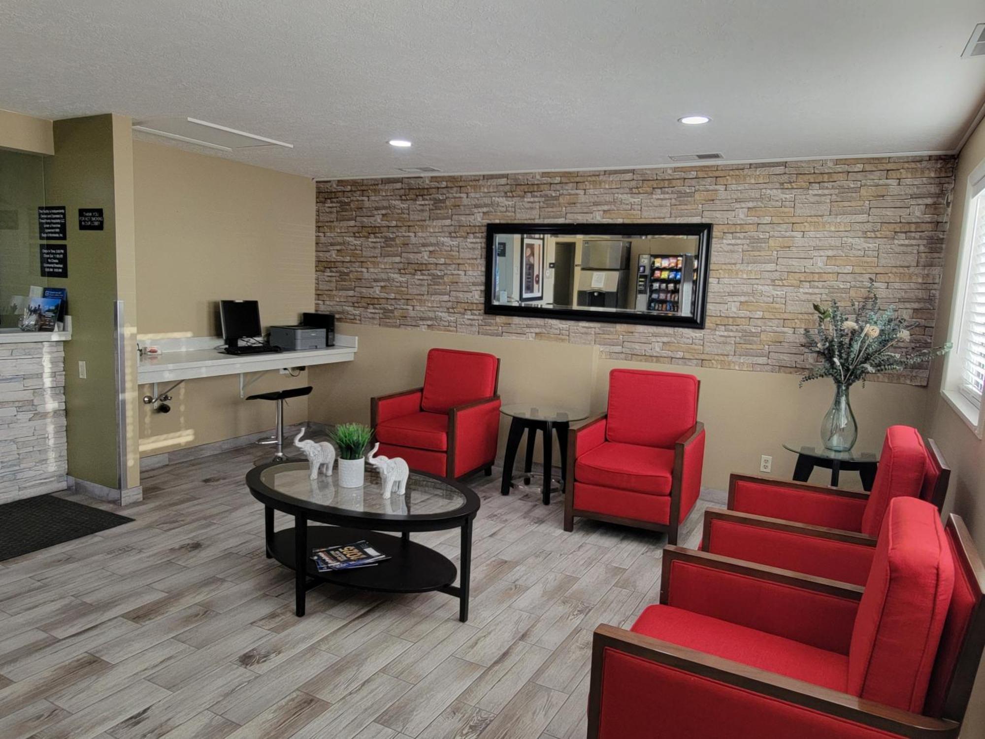 Super 8 By Wyndham Logan Hotel Luaran gambar
